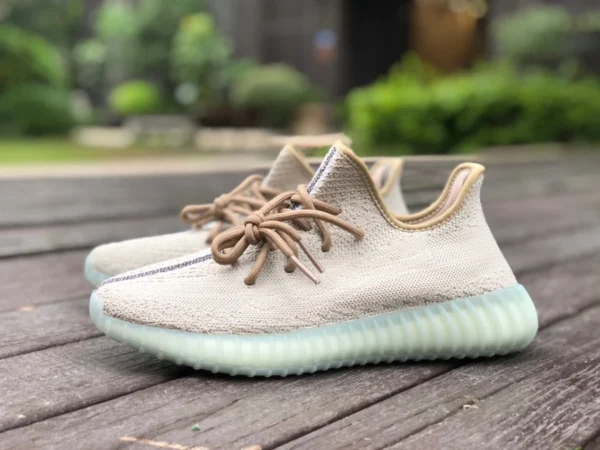 350v2 gris vert version économique est 0,5-1 taille trop petite Adidas Yeezy 350 V2 gris vert noix de coco FZ1268