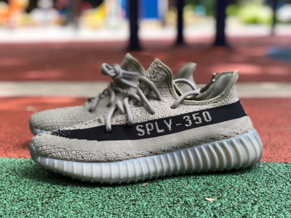 350v2 gris noir pur original Adidas Yeezy 350 V2 gris noir noix de coco HQ2059