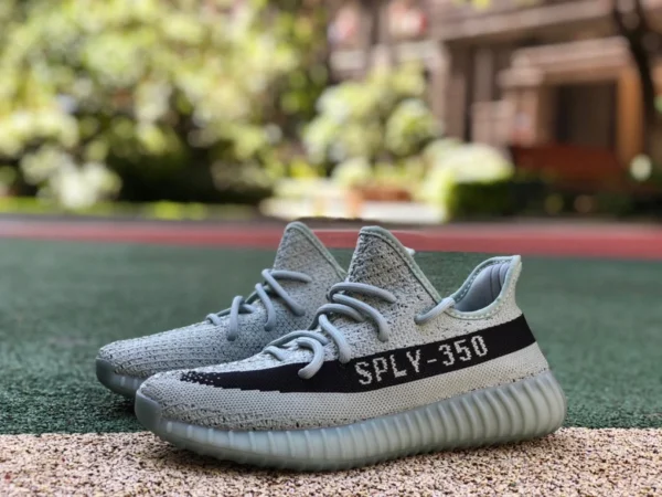 350v2 gris cyan pur original adidas Yeezy Boost 350 V2 hq2060