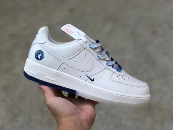 AF1 coutures blanches et bleues basses Nike Air Force 1 Low '07 su19 baskets basses Air Force One ml5801-501