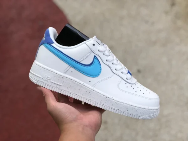 AF1 crochet empilé blanc et bleu bas Nike Air Force 1 AF1 crochet empilé blanc et bleu baskets basses Air Force DQ0359-100