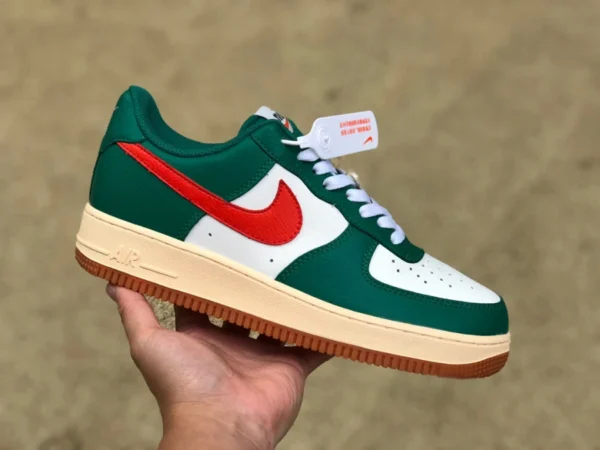 AF1 blanc vert rouge bas Nike Air Force 1 Low '07 baskets basses Air Force One CJ9179-201