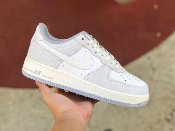 af1 python blanc bas Nike Air Force 1 '07 W Air Force One White Python python blanc DX2678-100