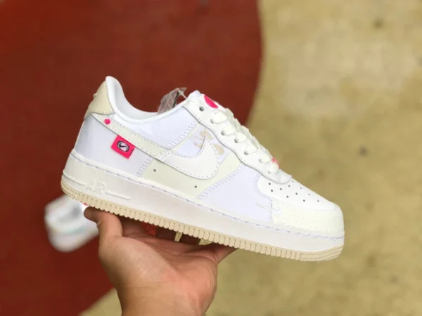 AF1 épissage de poudre blanche faible pur original Nike Air Force 1 Low AF1 épissage de poudre blanche DX6061-111