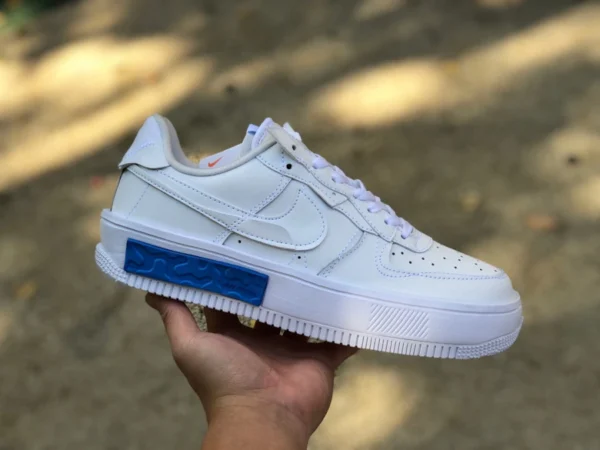 AF1 baskets basses Nike AIR FORCE 1 Air Force One blanches et bleues été hip-hop exclusives DH1290-101