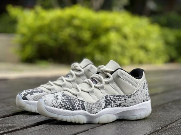 aj11 serpent blanc bas Air Jordan11 AJ11 Snakeskin motif serpent serpent blanc cd6846-002