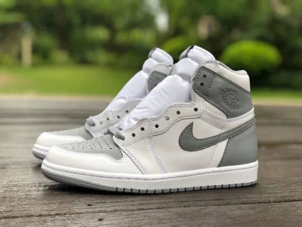 aj1 montante blanc cassé Air Jordan 1 High OG "Stealth" aj1 montante blanc cassé modèle 2022 555088-037