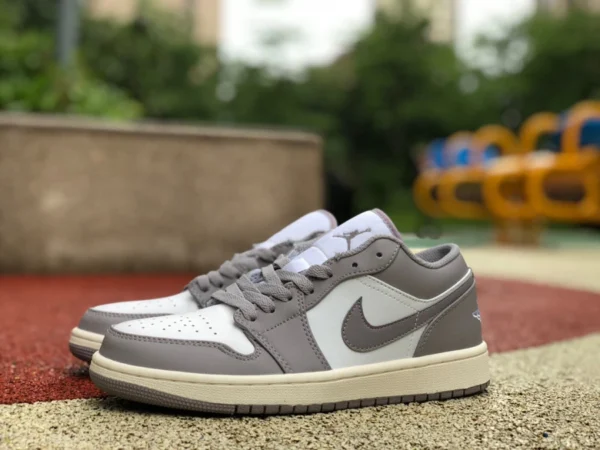 aj1 off-white low AIR JORDAN 1 AJ1 LOW chaussures de basket-ball basses à bout blanc cassé 553558-053