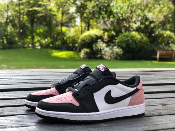 aj1 noir et blanc rose bas Air Jordan 1 AJ1 Bleached Coral noir et rose chaussures de basket basses CZ0790-061