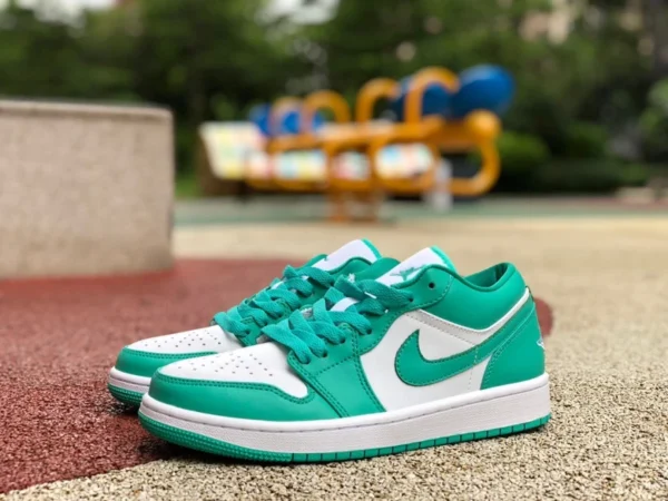 aj1 blanc et vert bas Air Jordan 1 Low AJ1 chaussures de basket rétro blanc et vert DC0774-132