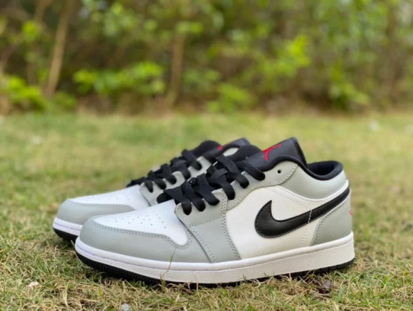 aj1 gris fumée bas haut pur original Air Jordan 1 Low AJ1 gris fumée noir et blanc gris ombre bas haut 553558-030