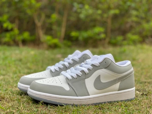 aj1 gris et blanc petit Dior bas pur original Air Jordan 1 Low AJ1 gris et blanc petit Dior Dior chaussures de basket basses pour hommes et femmes DC0774-105