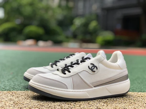 Chanel blanc cassé Chanel Chanel 22 nouvelles baskets panda chaussures de course de sport à lacets décontractées couleur assortie chaussures pour femmes double C