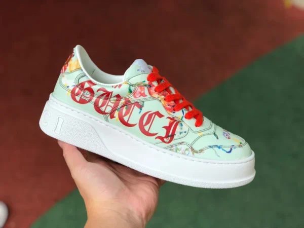 basses à semelle épaisse Gucci vert clair Baskets basses en toile à semelle épaisse GUCCI rose et violet