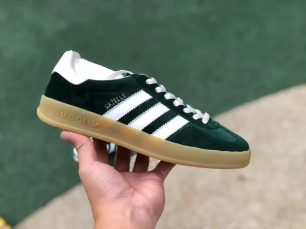 Gucci co-marqué Adidas vert et blanc Gucci x Adidas Gucci co-marqué Adidas Originals Gazelle série antilope "Esquisite Gucci"