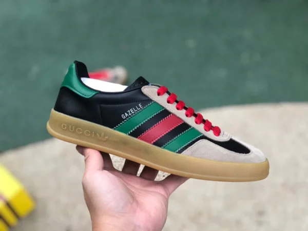 Gucci joint Adidas noir, vert et marron adidas originals x Gucci Gazelle joint classic casual sneakers noir, rouge et or