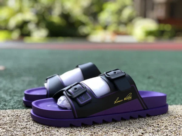 LV pantoufles noir violet LV Louis Vuitton 2022 été nouvelles sandales pour vêtements d'extérieur à la mode pantoufles décontractées en plein air pour hommes