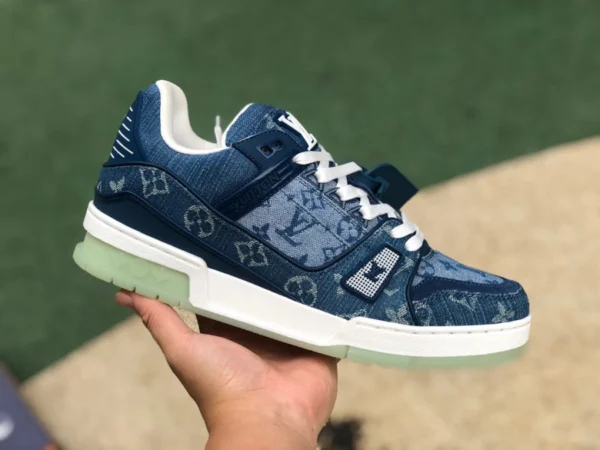 LV denim bleu bas nouvelle commande expédiée Louis Vuitton Louis Vuitton Trainer Louis Vuitton baskets