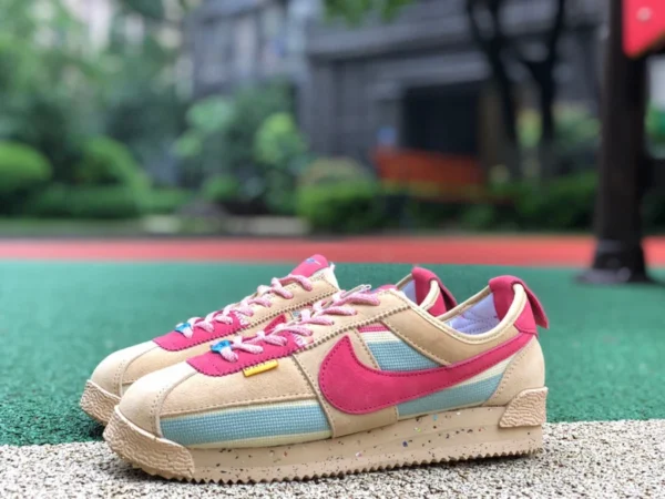 Forrest Gump rejoint une Khaki Union x Nike Cortez DR1413-200