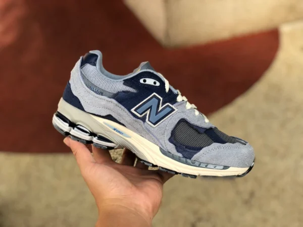 nb2002r bleu et blanc New Balance Patchwork rétro chaussures de course décontractées pour hommes et femmes Evergreen et blanc M2002RDI