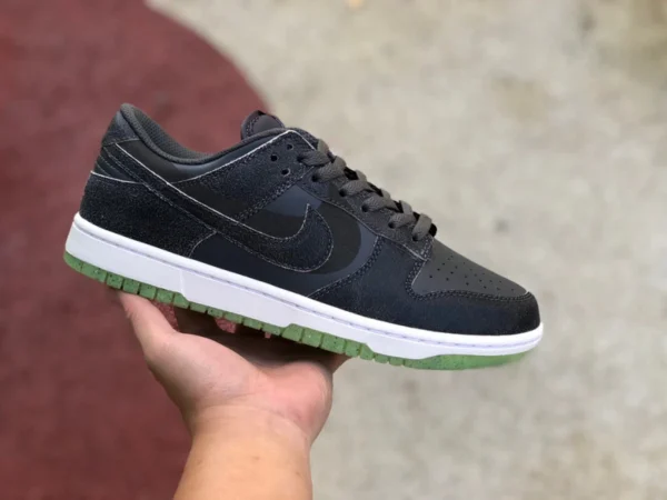 Dunk noir gris vert faible Nike Dunk Low « Iron Grey » DQ7681-001