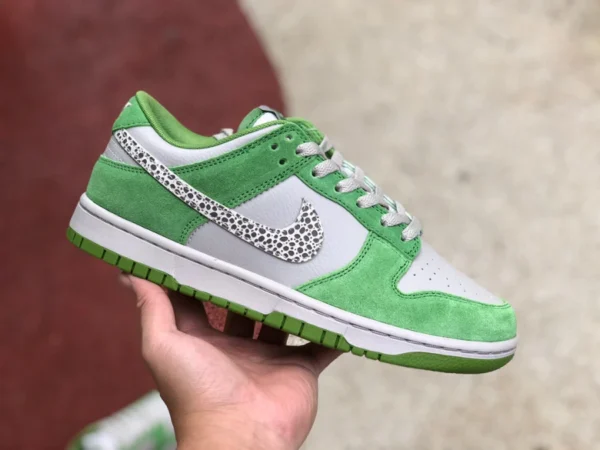 Dunk chlorophylle basse Nike Dunk Low « Safari Swoosh » DR0156-300