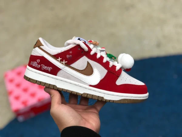 Dunk Christmas double crochet blanc et rouge Nike Dunk Low Christmas édition limitée DO9457-112