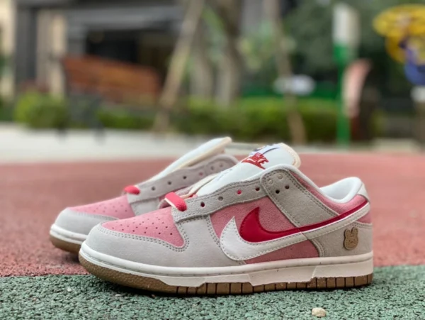 Dunk Year of the Rabbit Limited Blanc Rose Nouvelle version Nike Dunk Low SE 85 Rose Blanc CNY Limited Double Hook Rabbit Biscuit Rétro Baskets basses Femme do9457-100