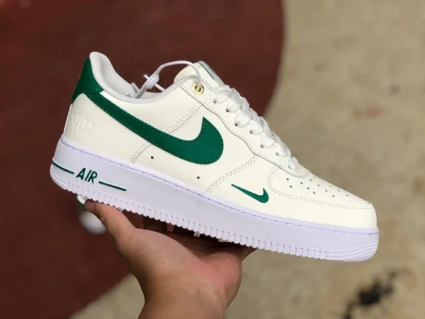 af1 riz blanc vert double crochet bas Nike Air Force AF1 SE 40th anniversaire riz blanc vert Nike Air Force 1 baskets DQ7582-101