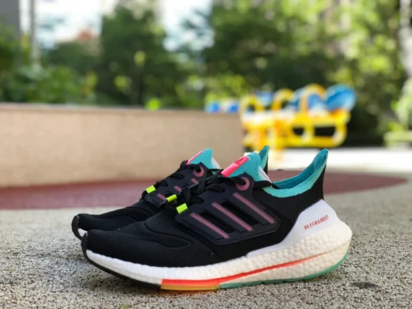 UB22 noir et vert chaussures de course adidas Uitra Boost 22 résistantes à l'usure et respirantes noir et vert GY4516