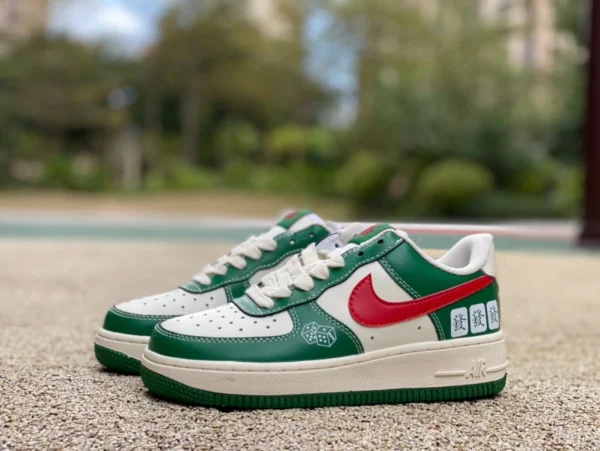 AF1 blanc vert rouge crochet Nike Air Force 1 '07 Air Force One baskets communes basses cw2288-666