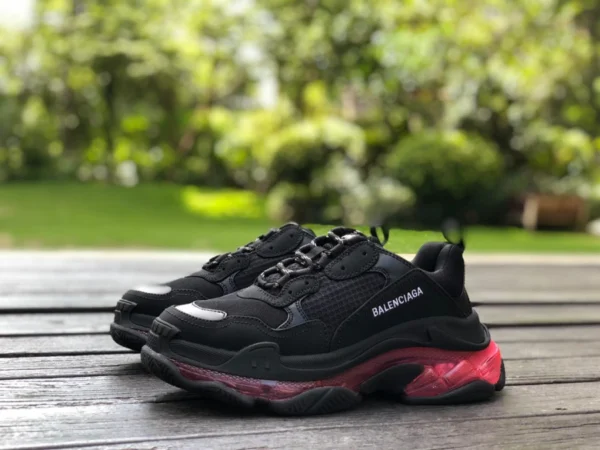 Balenciaga coussin d'air poudre noire Balenciaga Triple S Clear Sole chaussures de papa basses à la mode antidérapantes et résistantes à l'usure