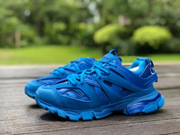 Balenciaga 3.0 bleu Balenciaga Triple S chaussures papa Balenciaga