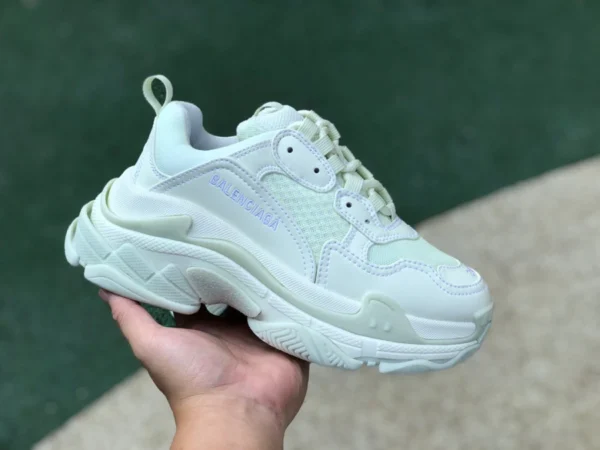 Chaussures papa Balenciaga Triple S vert clair Baskets Balenciaga