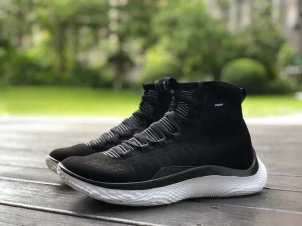 Under Armour Curry 4e génération noir et blanc Under Armour Curry 4 Flotro Curry 4e génération réplique chaussures de basket-ball montantes pratiques et résistantes à l'usure 3024861-001