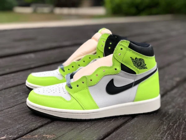 aj1 vert fluorescent version économique de Air Jordan 1 High OG "Volt" 555088-702