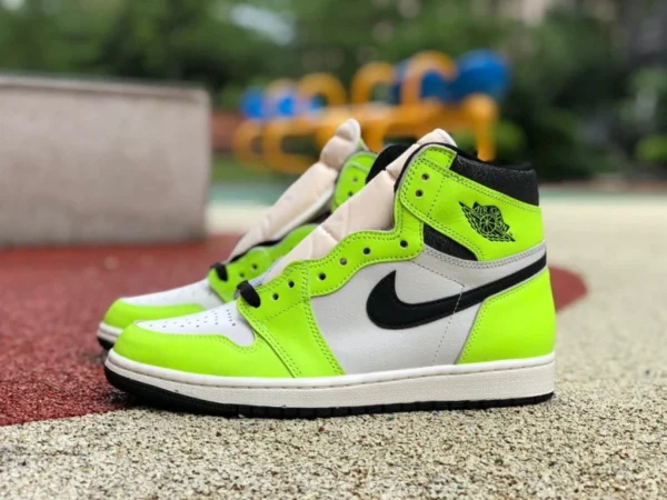 aj1 vert fluo Air Jordan 1 High OG "Volt" 555088-702