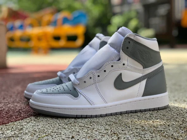 aj1 montante blanc cassé version la plus rentable de la Air Jordan 1 High OG "Stealth" aj1 montante blanc cassé modèle 2022 555088-037