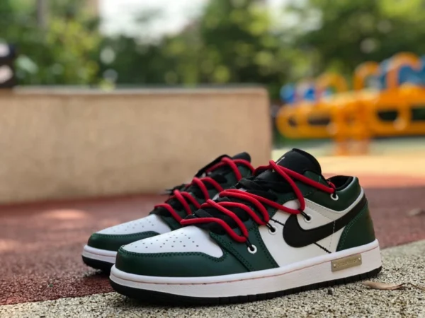 aj1 strappy blanc et vert orteil bas Air Jordan 1 Low "Chicago" déconstruit chaussures à bretelles blanches et vertes 553560-062