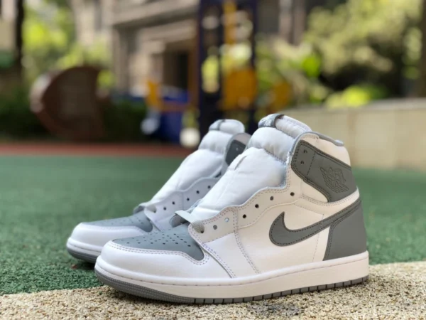 aj1 gris et blanc haut pur original Air Jordan 1 High OG "Stealth" sneak secret 555088-037