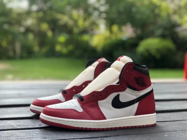 aj1 Chicago nouvelle AIR JORDAN 1 « CHICAGO REIMAGINED » blanche et rouge DZ5485-612