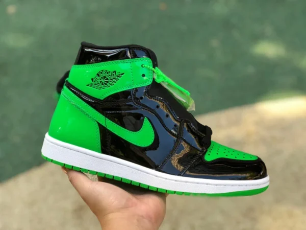 aj1 cuir verni noir et vert haut AirJordan 1 Pine Green AJ1 cuir verni noir et vert 575441 555088-030