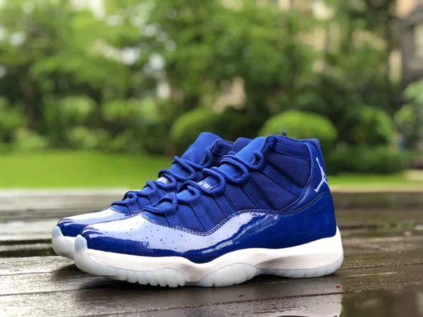 aj11 bleu et blanc montant Air Jordan 11 bleu nuit nouveau blanc et bleu AT7802-115