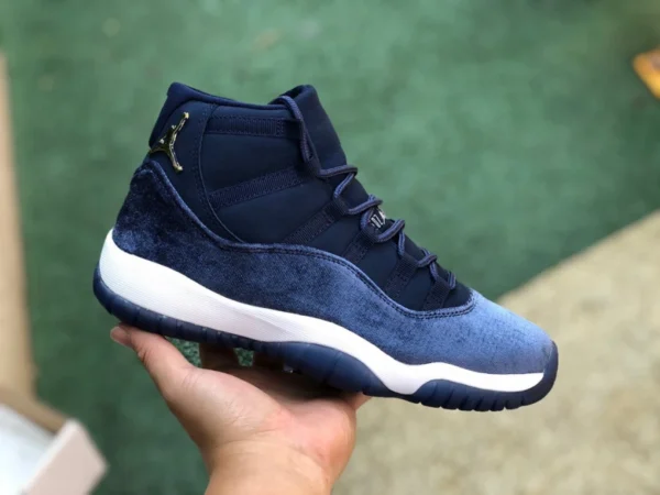 aj11 Velvet Navy Air Jordan 11 Velvet WMNS « Midnight Navy » Velvet Midnight Navy AR0715-441