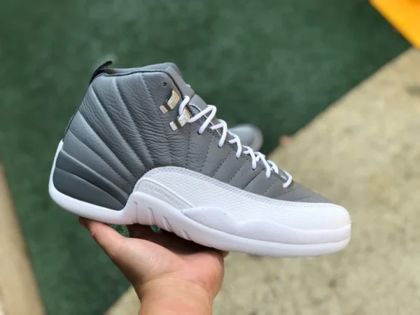 aj12 montante blanc cassé Air Jordan 12 Retro Stealth AJ12 chaussures de basket-ball rétro montantes blanc cassé CT8013-015