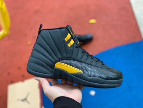 aj12 noir or nouveau Air Jordan 12 Retro Black Taxi chaussures de basket-ball noir or CT8013-071