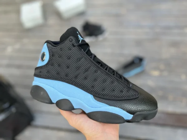 aj13 noir et bleu Paul Air Jordan 13 "Black/University Blue" noir et bleu Paul 3M réfléchissant dj5982-041