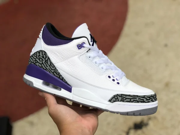 3 versions économiques blanches et violettes des chaussures de basket-ball rétro Air Jordan 3 Retro Dark Iirs blanches et violettes CT8532-105