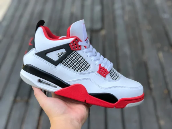 aj4 rouge flamme Air Jordan 4 AJ4 noir et blanc rouge flamme rouge 2020 réplique DC7770-160