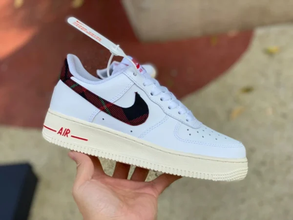 AF1 plaid blanc et rouge pur original Nike Air Force 1 AF1 plaid blanc et rouge Air Force One baskets basses DV0789-100